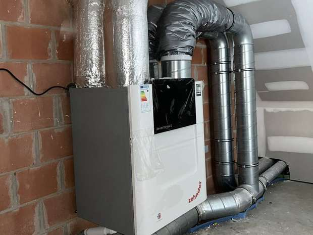 Groupe de ventilation double flux et réseau isolé en comble