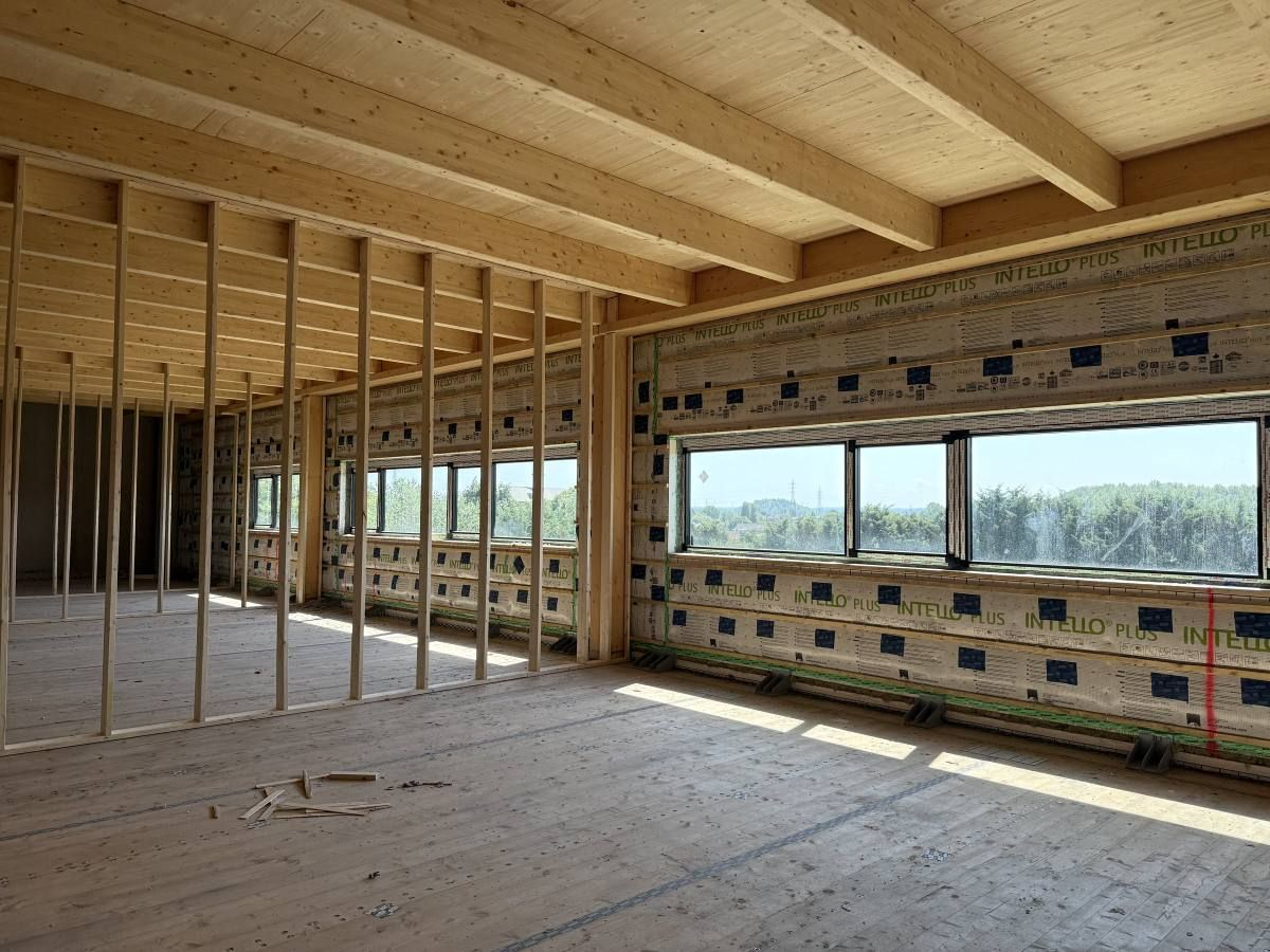 Ossature bois et frein-vapeur Intello, avant fermeture des parois.