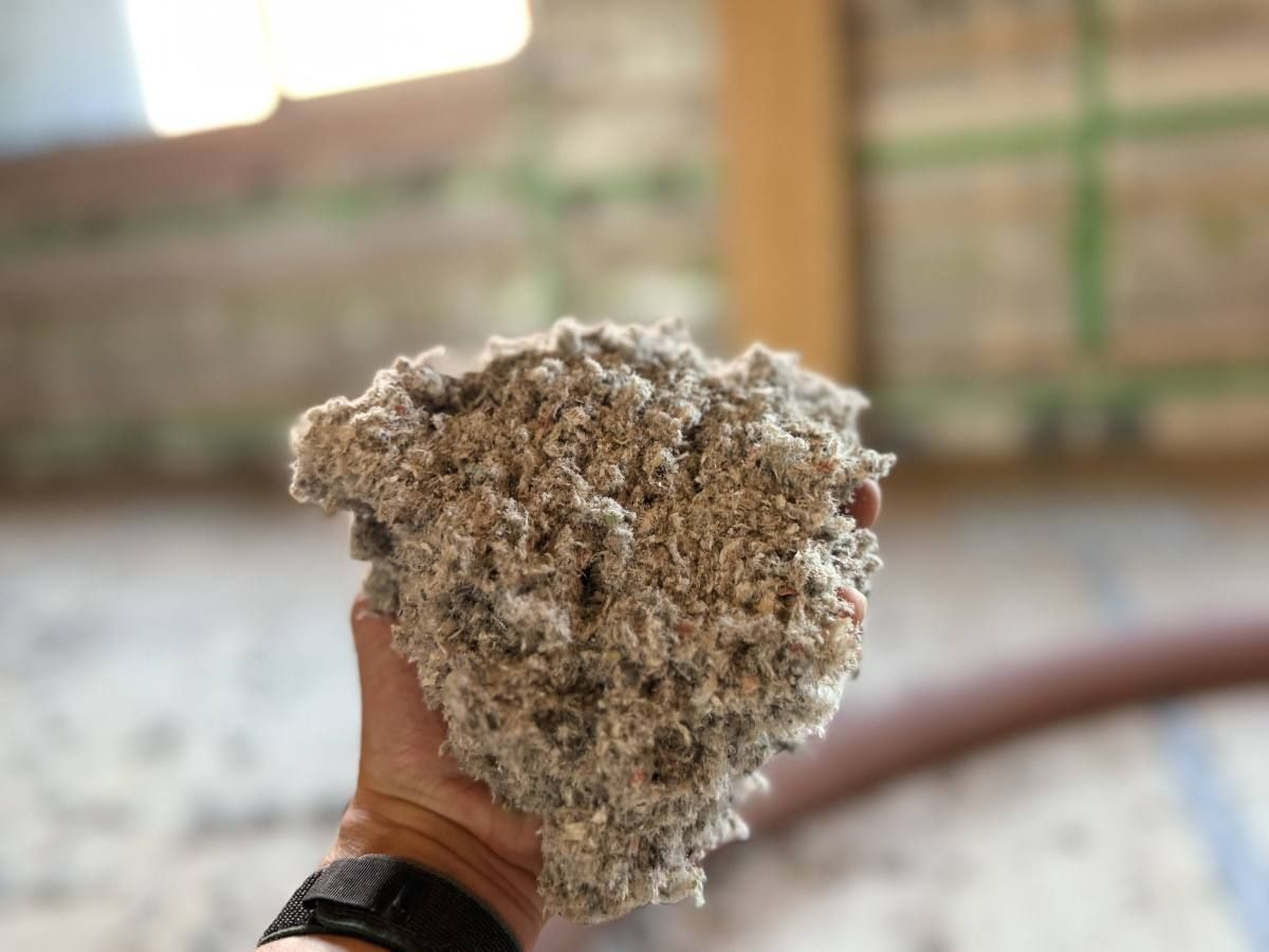 La ouate de cellulose iQ3 avant insufflation.